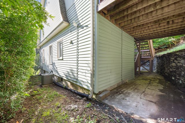 33 Monroe Street, Shelton, CT 06484
