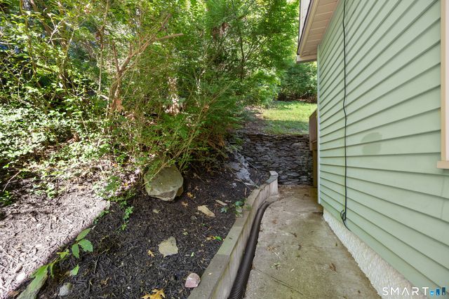 33 Monroe Street, Shelton, CT 06484