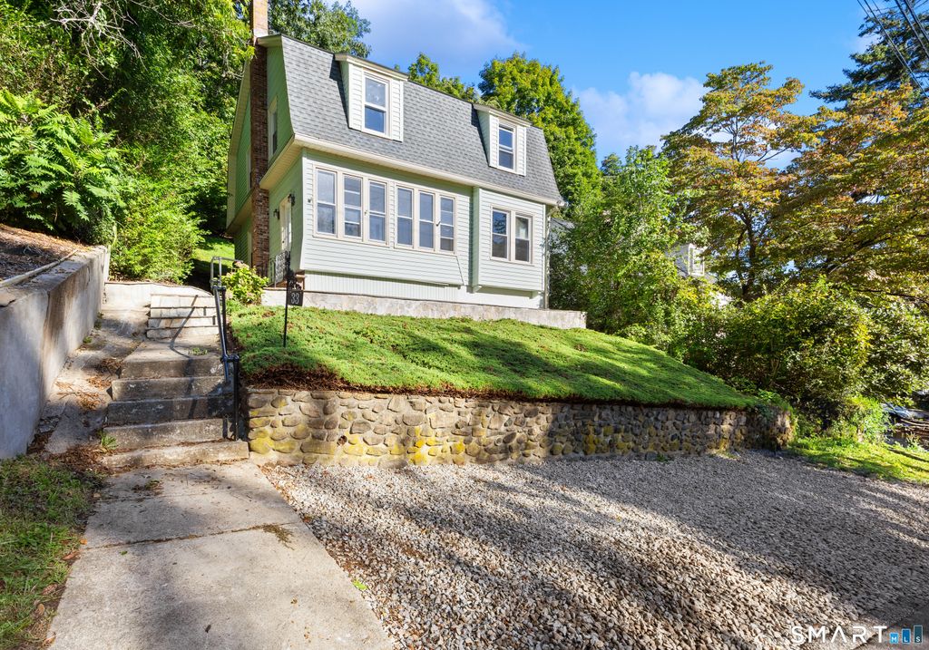 33 Monroe Street, Shelton, CT 06484