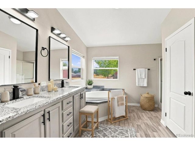 302 Apache Pl, Lochbuie, CO 80603