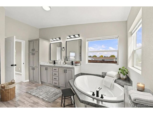 302 Apache Pl, Lochbuie, CO 80603