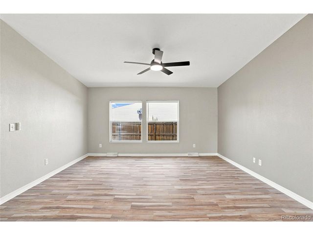 302 Apache Pl, Lochbuie, CO 80603