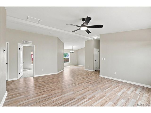 302 Apache Pl, Lochbuie, CO 80603