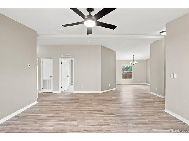 302 Apache Pl, Lochbuie, CO 80603