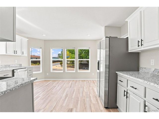 302 Apache Pl, Lochbuie, CO 80603