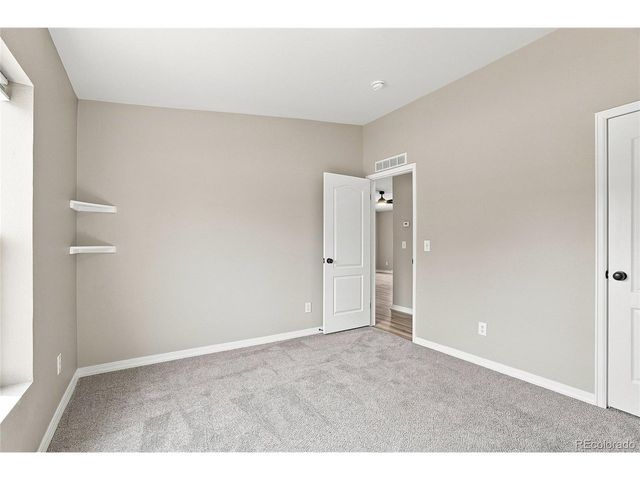 302 Apache Pl, Lochbuie, CO 80603