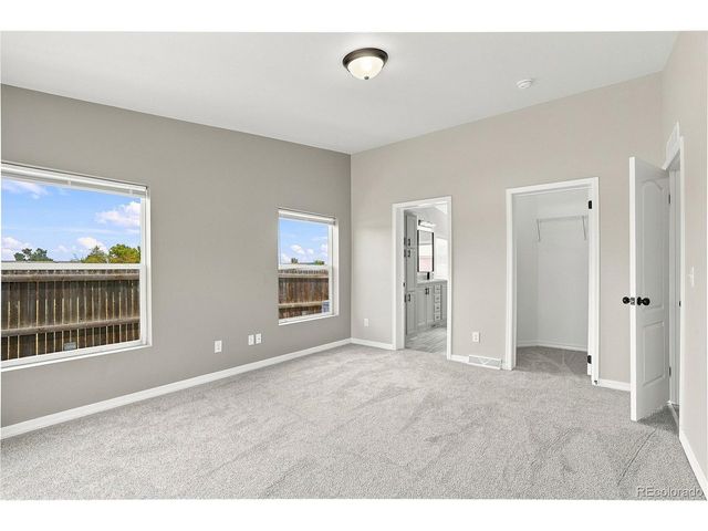 302 Apache Pl, Lochbuie, CO 80603