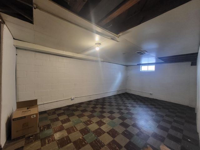 2302 Maplewood Avenue, Lansing, MI 48910