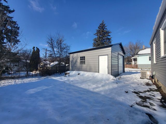 2302 Maplewood Avenue, Lansing, MI 48910