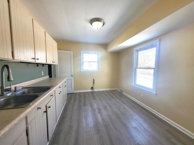 2302 Maplewood Avenue, Lansing, MI 48910