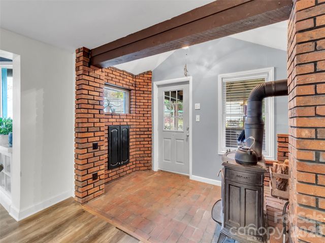 126 Arrowwood Way, Canton, NC 28716