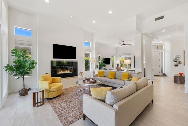 469 White Horse Trail, Palm Desert, CA 92211