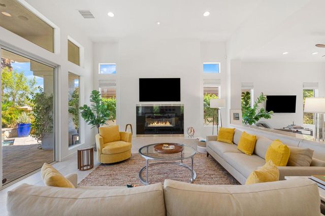 469 White Horse Trail, Palm Desert, CA 92211