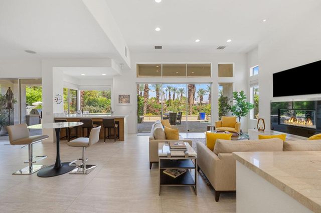 469 White Horse Trail, Palm Desert, CA 92211