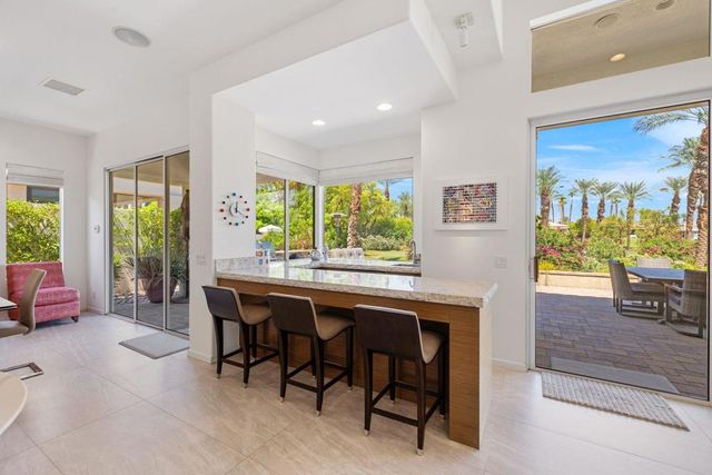 469 White Horse Trail, Palm Desert, CA 92211