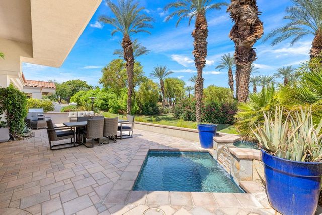 469 White Horse Trail, Palm Desert, CA 92211