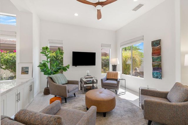 469 White Horse Trail, Palm Desert, CA 92211