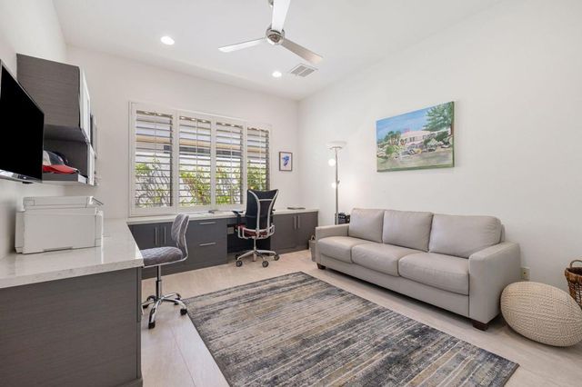 469 White Horse Trail, Palm Desert, CA 92211