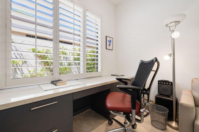 469 White Horse Trail, Palm Desert, CA 92211