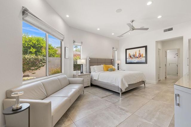 469 White Horse Trail, Palm Desert, CA 92211