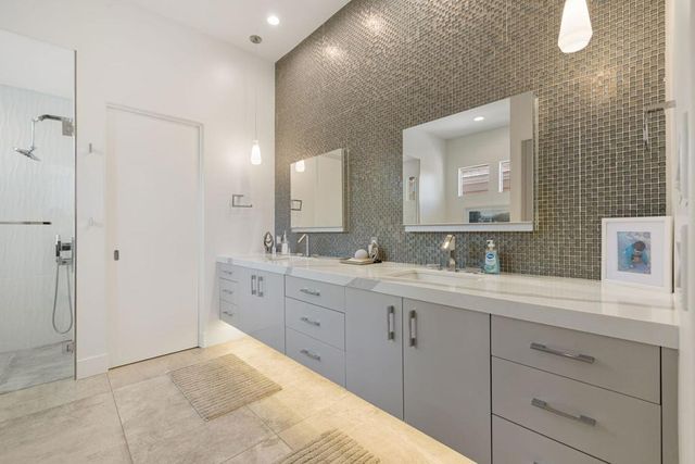 469 White Horse Trail, Palm Desert, CA 92211