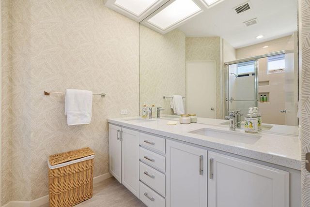 469 White Horse Trail, Palm Desert, CA 92211