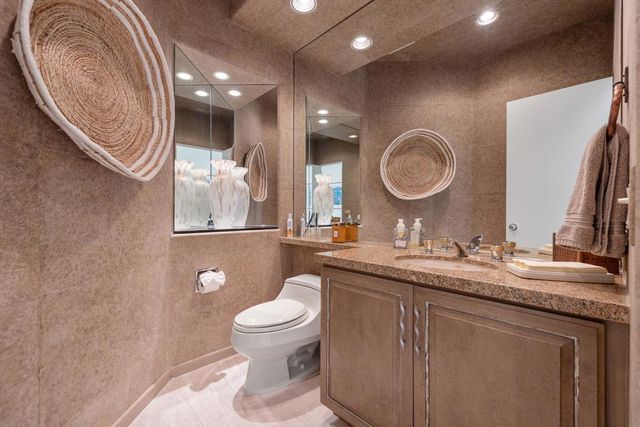 469 White Horse Trail, Palm Desert, CA 92211