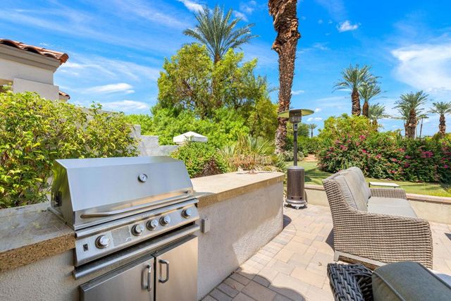 469 White Horse Trail, Palm Desert, CA 92211