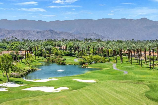 469 White Horse Trail, Palm Desert, CA 92211