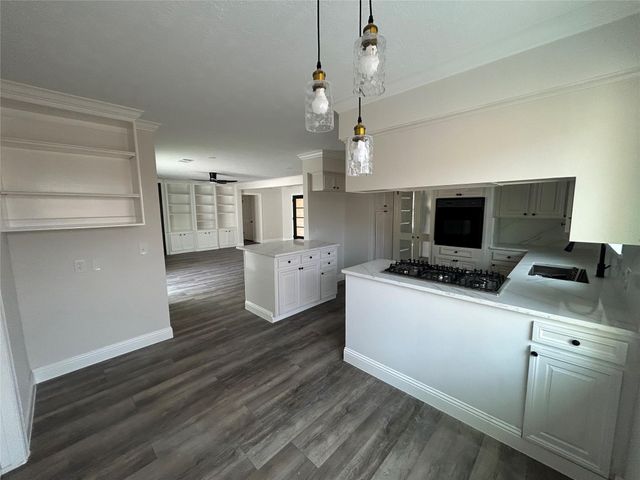 2511 Briarpark Drive, Houston, TX 77042