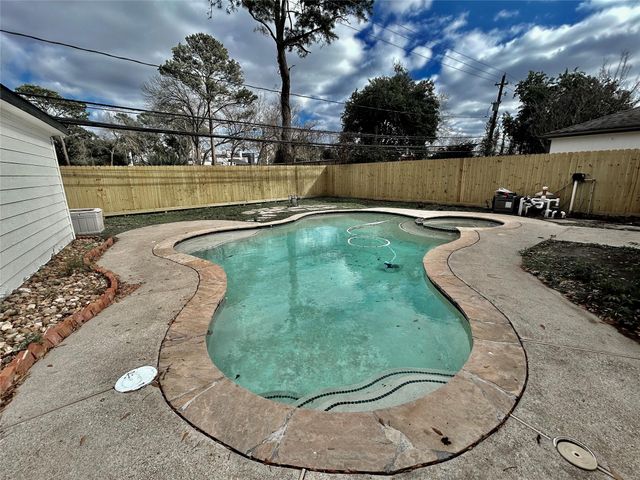 2511 Briarpark Drive, Houston, TX 77042