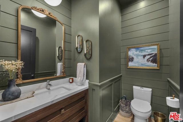 13431 Weddington Street, Sherman Oaks, CA 91401