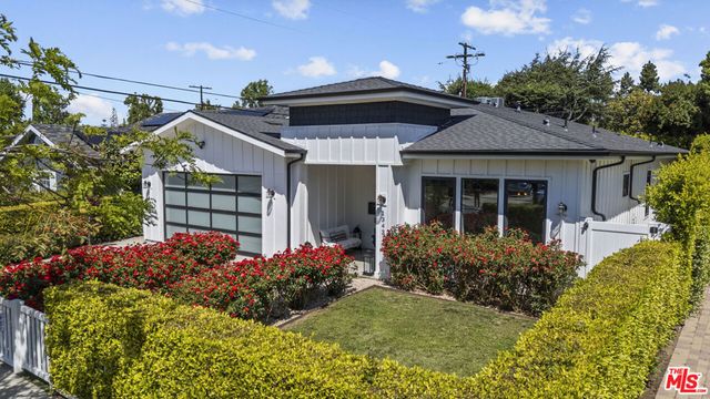 13431 Weddington Street, Sherman Oaks, CA 91401