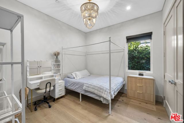 13431 Weddington Street, Sherman Oaks, CA 91401