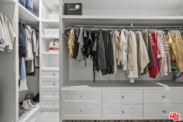 13431 Weddington Street, Sherman Oaks, CA 91401