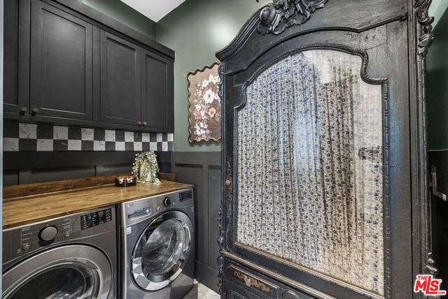 13431 Weddington Street, Sherman Oaks, CA 91401