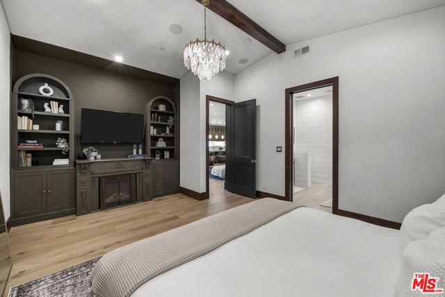 13431 Weddington Street, Sherman Oaks, CA 91401