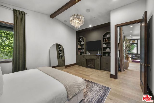 13431 Weddington Street, Sherman Oaks, CA 91401