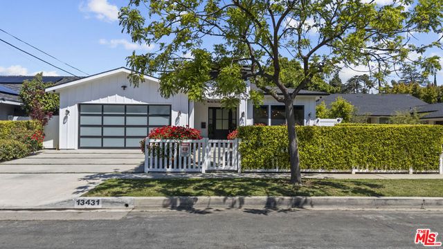 13431 Weddington Street, Sherman Oaks, CA 91401