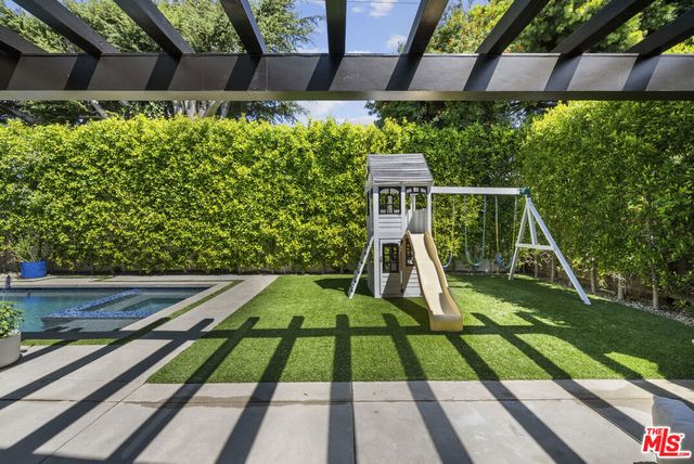 13431 Weddington Street, Sherman Oaks, CA 91401