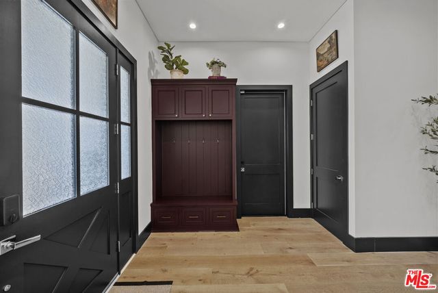 13431 Weddington Street, Sherman Oaks, CA 91401