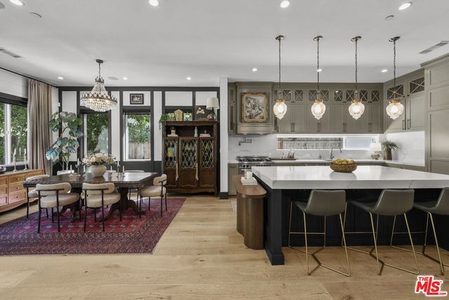 13431 Weddington Street, Sherman Oaks, CA 91401