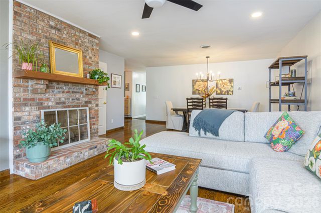 461 Britton Creek Drive, Hendersonville, NC 28791