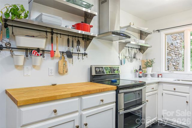 461 Britton Creek Drive, Hendersonville, NC 28791