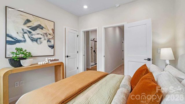 821 Hammers Lane, Charlotte, NC 28205