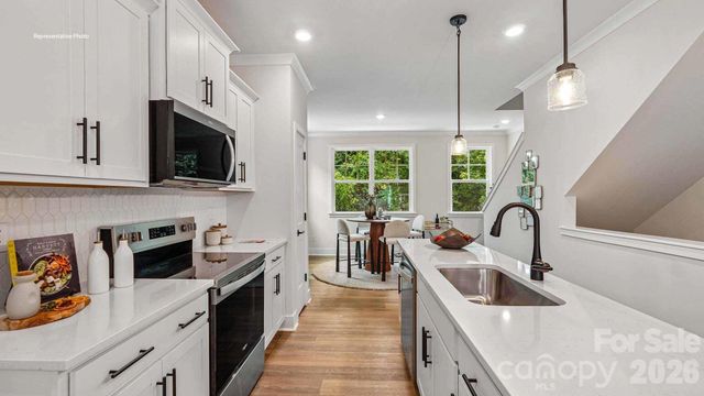 821 Hammers Lane, Charlotte, NC 28205