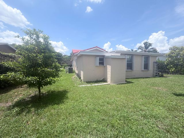 7302 WESTWOOD Drive, Tamarac, FL 33321
