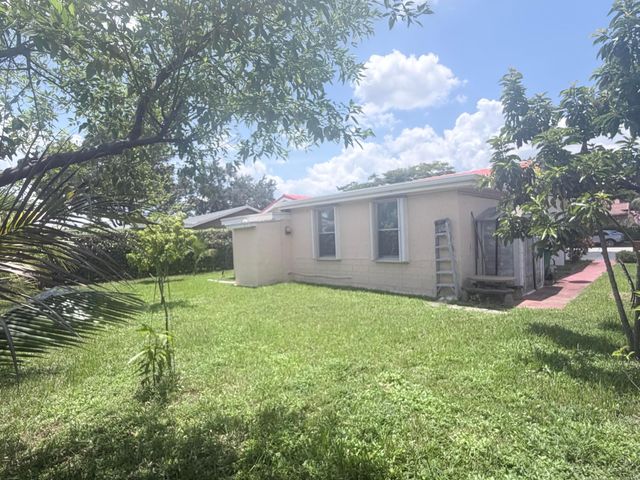 7302 WESTWOOD Drive, Tamarac, FL 33321