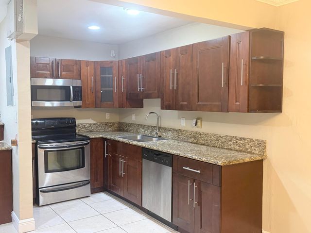 7302 WESTWOOD Drive, Tamarac, FL 33321