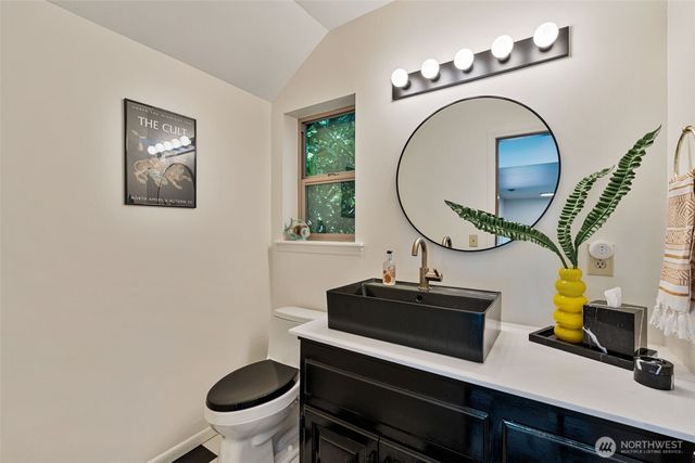 200 E N COVE Road, Shelton, WA 98584